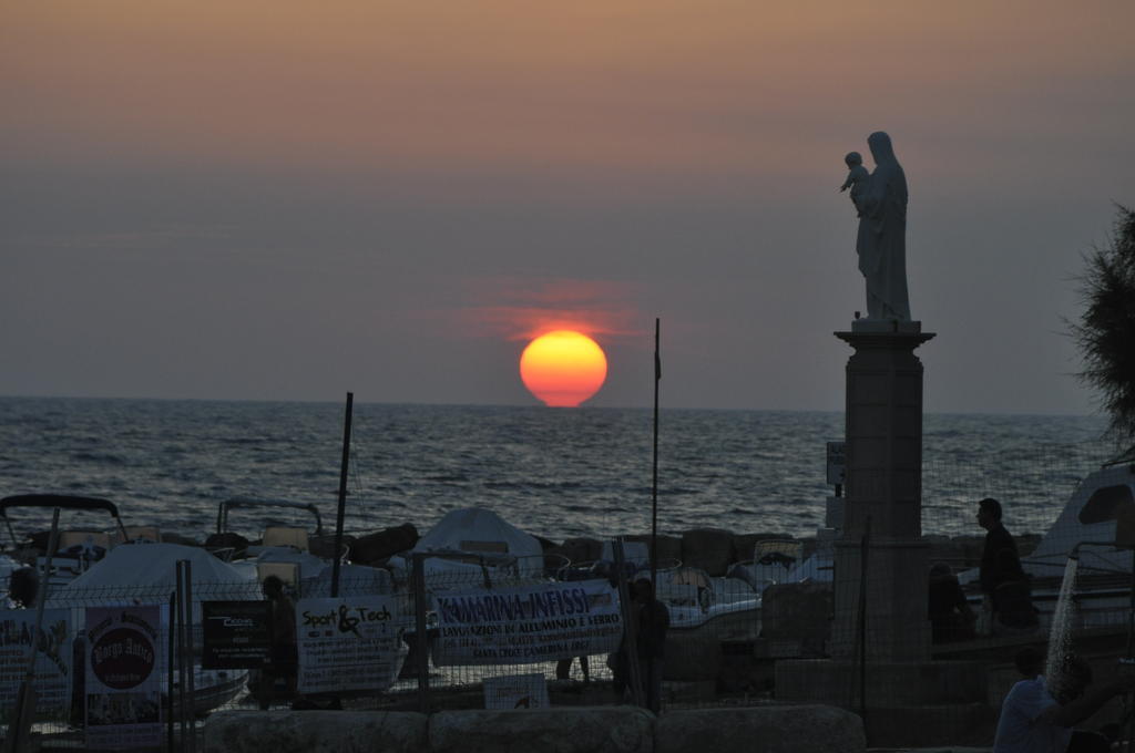 Plaza Beach Hostel Santa Croce Camerina Dış mekan fotoğraf