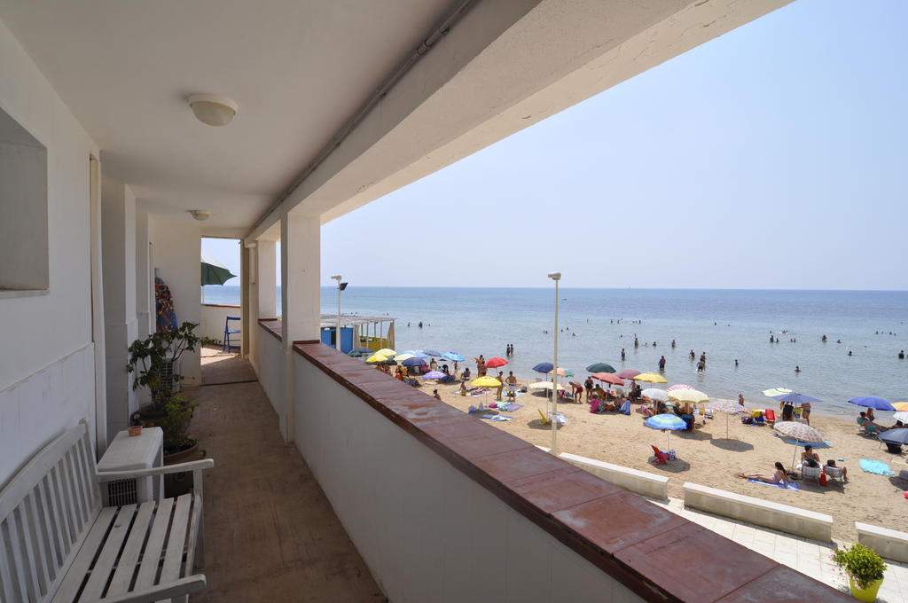Plaza Beach Hostel Santa Croce Camerina Dış mekan fotoğraf