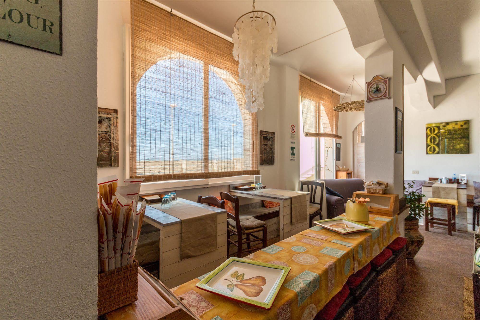 Plaza Beach Hostel Santa Croce Camerina Dış mekan fotoğraf