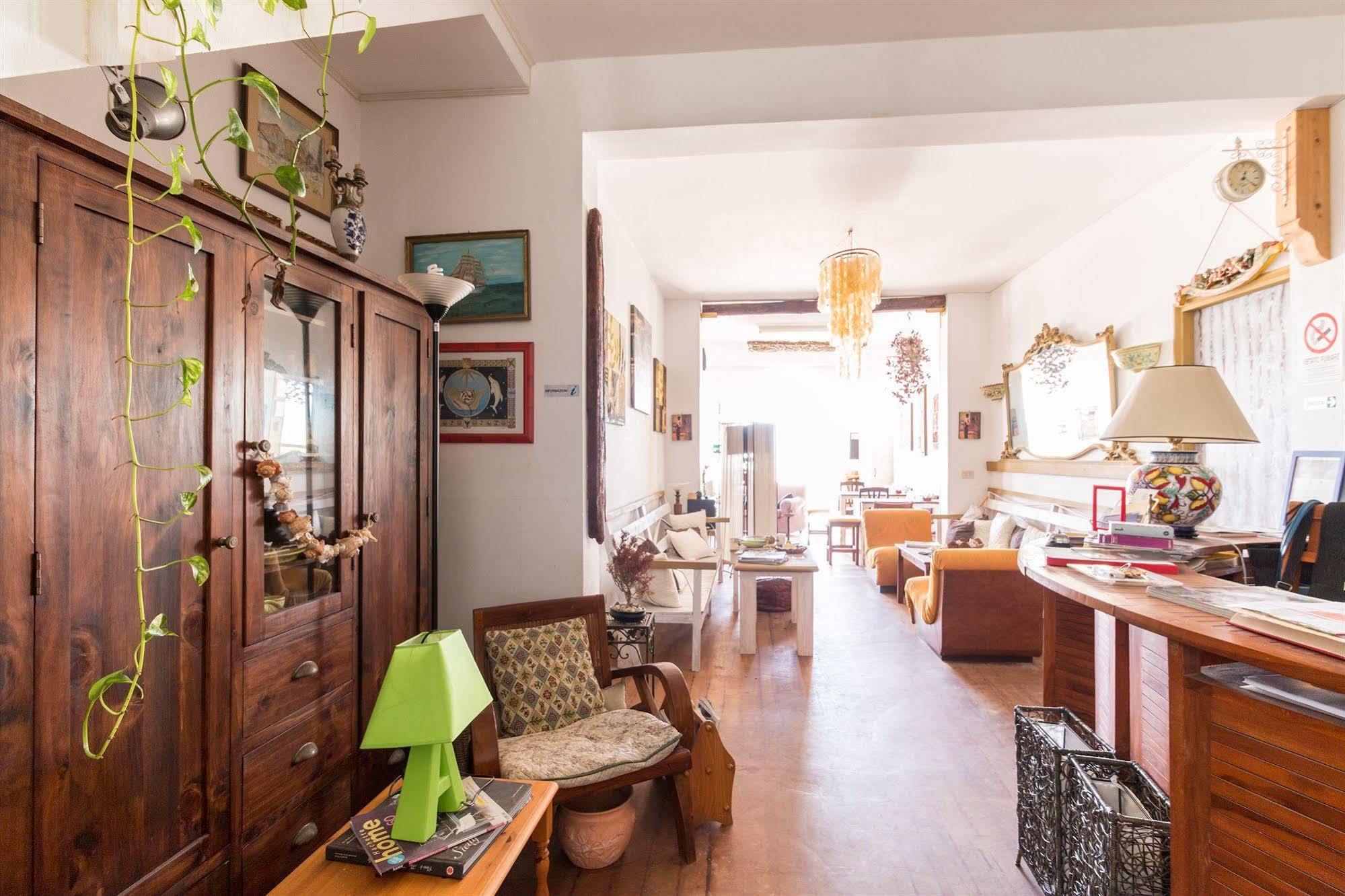 Plaza Beach Hostel Santa Croce Camerina Dış mekan fotoğraf