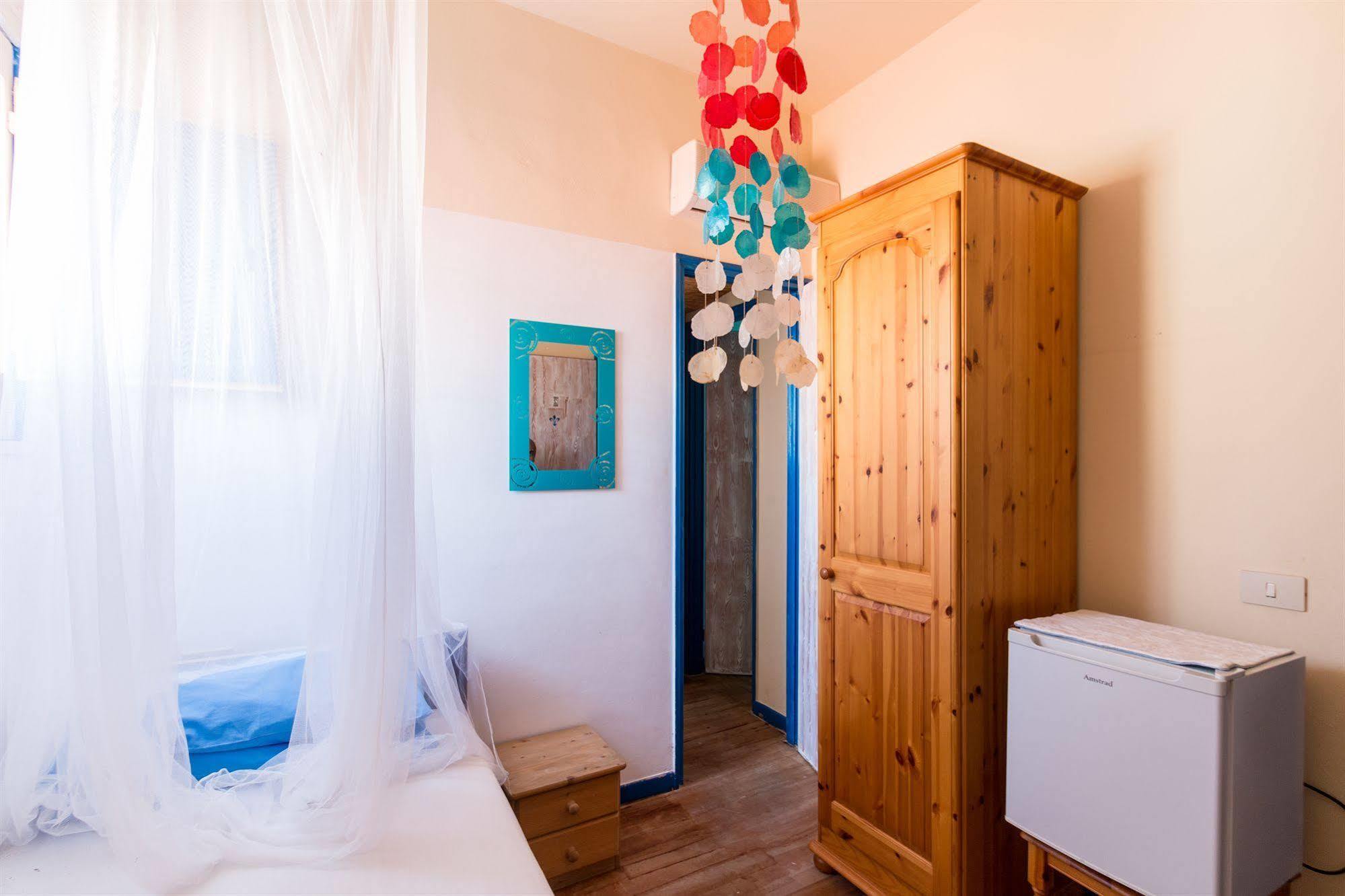 Plaza Beach Hostel Santa Croce Camerina Dış mekan fotoğraf